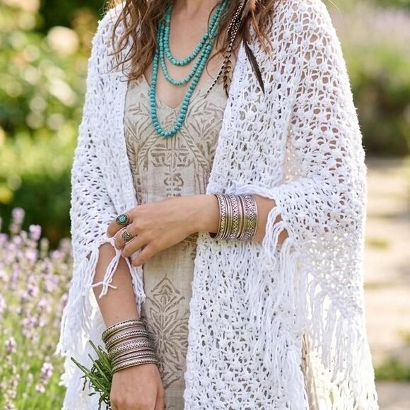 None Accessories - Vintage Cream Crochet Fringe Shawl Wrap // Boho Festival Summer Lace